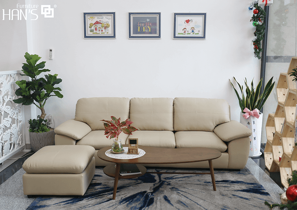 Mẫu 8 - Kết hợp sắp xếp bàn ghế và cây xanh cho tổng thể không gian phòng khách dễ chịu